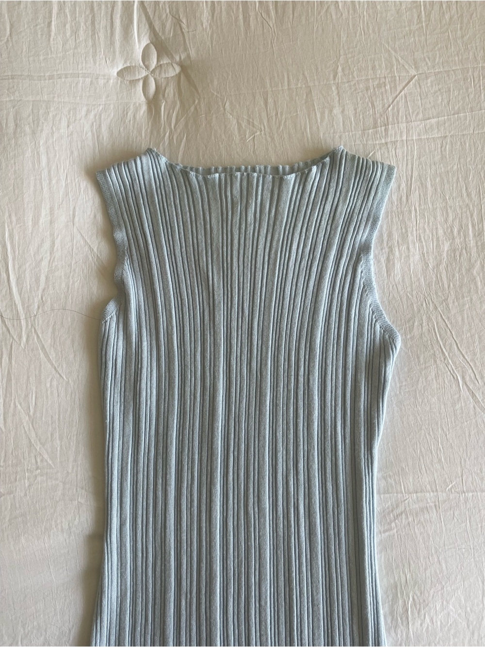 Light blue sleeveless boatneck dress